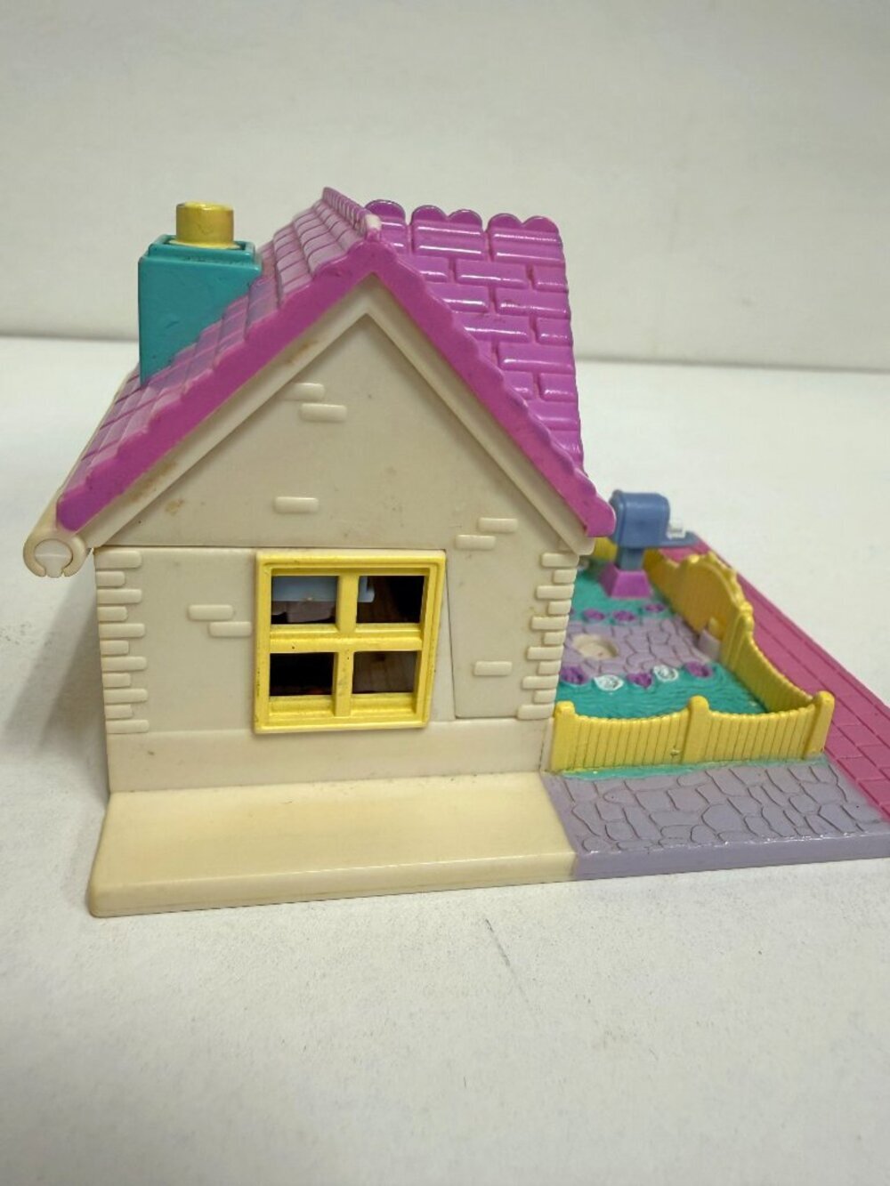 Vintage Polly Pocket Cozy Cottage - Picture 4 of 14